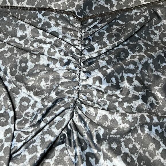 Zyia Active Leggings Scrunchy Butt Light N Luxe Size 8-10 Stone Leopard 7/8 Gym - Picture 6 of 7